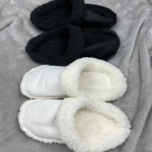 1 쌍 겨울 따뜻한 플러시 Insoles 악어 구멍 신발에 대 한 구두 매력 벨벳 라이너 두꺼운 부드러운 신발 커버 신발 액세서리
