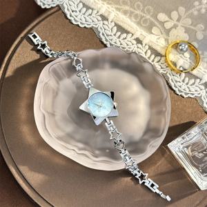 새로운 창의적인 패션 미니멀리스트 홀리데이 스타 팔찌 시계 쥬얼리 고급 여성용 쿼츠 시계 우아한 타임피스 액세서리