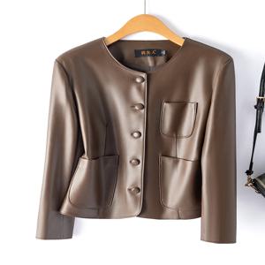 세련된 짧은 천연 가죽 재킷 여성용 라운드넥 양가죽 바이커 스타일 슬리밍 아우터 싱글 버튼 장식