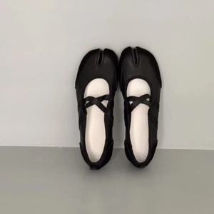 블랙 실버 레드 발레 플랫 트레이너 여성 스플릿 발가락 발레리나 타비 워킹 스니커즈 여성 메리 제인 신발 신발 여름