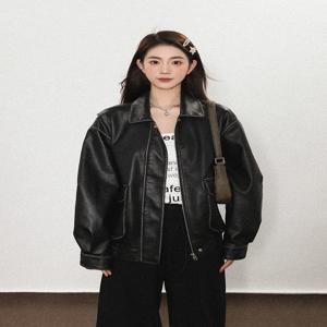 봄 가을 시원하고 멋진 부드러운 빈티지 스타일의 브라운 PU 가죽 재킷 여성 긴팔 고급 디자이너 의류