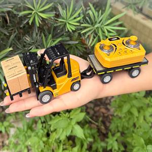 1:64 RC 지게차 미니 합금 트럭 2.4G 리모컨 플랫베드 카 엔지니어링 차량 테이블탑 장난감 어린이 성인 크리스마스 선물