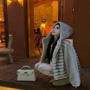 가을 겨울 신상 젊은 드래곤 캣 퍼 재킷 후드 슬림핏 패셔너블 따뜻한 친환경 가죽웨어 여성용 상의