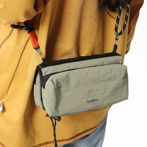 남여 스포츠 메신저 가방 남성 여성을위한 대용량 어깨 가방, 내구성 나일론 하이킹 여행 배낭