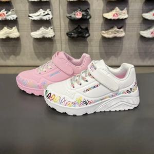 스케쳐스 여아용 편안한 캐주얼 다용도 하트 그래피티 콜라보레이션 슬립온 신발 로우탑 경량 EVA 폼 미드솔