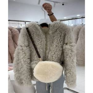 양털 코트 여성용 겨울 따뜻한 긴 소매 후드 재킷 핸드백 스토어 디자인 럭셔리 빈티지 헤어 코트 여성용 아우터웨어