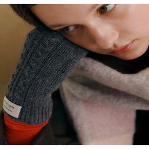 [선물포장] 그레이 꽈배기 울캐시미어혼방 핸드워머 JAGV5F291G3