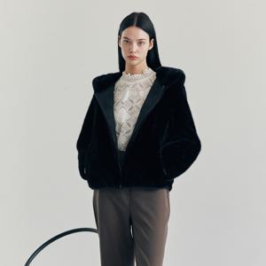 [최초가: 179,000원]페이크 퍼 후디드 자켓 [블랙]_LMOJP03D2BK