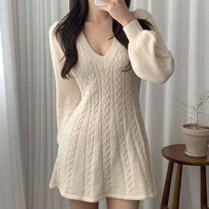 [브리치]  / NO835 꽈배기 미니 브이넥 긴팔 니트 원피스