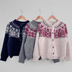 [하프클럽] 여성용 가을 겨울 하트 눈꽃 패턴 노르딕 라운드 니트 가디건