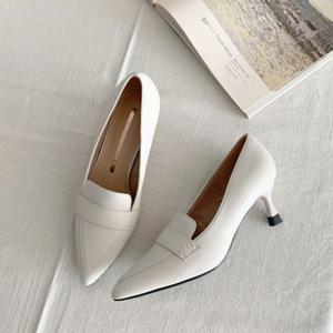 [브리치] 컴온슈 / 소가죽 스틸레토 미들굽 로퍼 펌프스 (6.5cm)