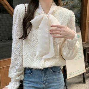 [하프클럽] 여자 겨울 기모 레이스 크림 블랙 리본 블라우스