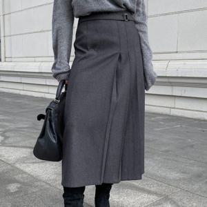 [하프클럽] 여자 겨울 모던 하프 플리츠 벨티드 롱스커트