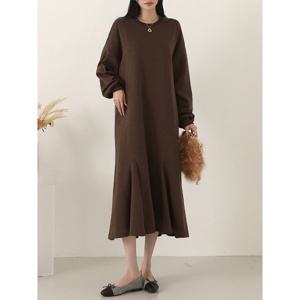 [하프클럽] 람마 기모 핀턱 프릴 롱 원피스_BDOP182