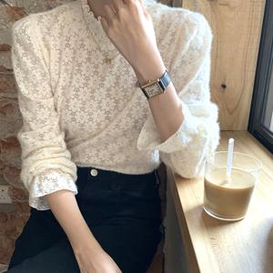 네모엔룩 플라워니트 레이스 프릴 시스루 레이어드 하이넥 폴라 니트 블라우스