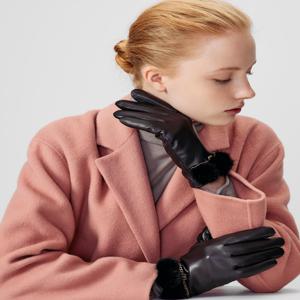 [선물포장][여성장갑] 블랙 양가죽 밍크폼폼 스마트폰터치 장갑 DCGV5F264J