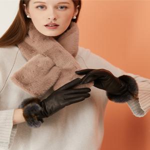 [선물포장][여성장갑] 블랙 양가죽 렉스퍼장식 스마트폰터치 장갑 DCGV5F276J