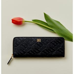 액세서리 여성 [[24FW]] WCWA4F520BK [스테디셀러]블랙 로고패턴 소가죽 지퍼장지갑