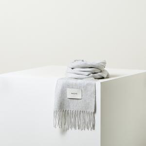 헤지스 여성 [[24FW]] HSMU4D001G1 [캐시미어] 라이트그레이 머플러