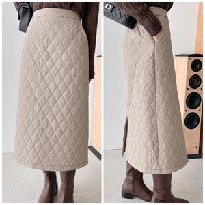 여성 뒷밴딩 퀼팅 뒷트임 H라인 누빔 패딩 롱 치마
