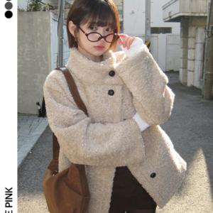 [브리치]  / 피닝 뽀글이 퍼 하프 코트 자켓