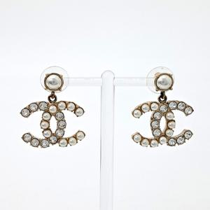 [구구스]중고명품  진주 로고 귀걸이 (NO 10314683)
