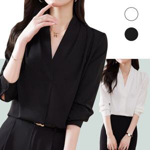 여성스러운 긴팔 블랙 브이넥 블라우스 출근룩 하객룩