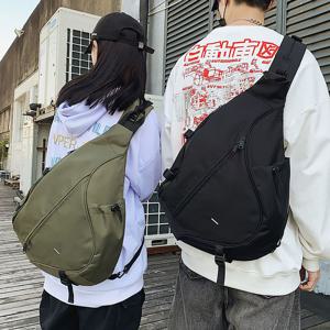 20대 남자 스트릿 캐쥬얼 빅 크로스 바디백 슬링백 스트릿패션 패션가방 빅사이즈가방 바디백