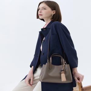 액세서리 여성 [[24FW]] WCBA4F367I3 [스테디셀러] 베이지 테슬장식 소가죽 토트백 겸 크로