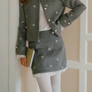 [12월26일 예약배송] Cest_Ribbon embroidery wool skirt