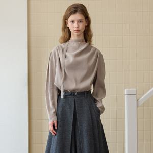 [정가199,000]하이넥 핀턱 타이 블라우스 OW5WBA310