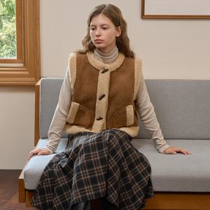 [정가259000]페이크 FUR 트리밍 스웨이드 무스탕 조끼 OW5WVA900