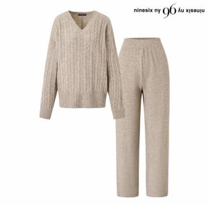 정상가:119,000원 ㅣ 케이블 브이넥 니트 팬츠 셋업 (NP4OW008L0)