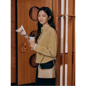 빈폴ACC 구름 퀼팅 탑지퍼 스몰 크로스백 - 베이지 BE47D3M71A