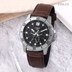 MTP-VD300L-1E 다이버룩 빈티지 다기능 스포츠 남자 가죽 시계 c