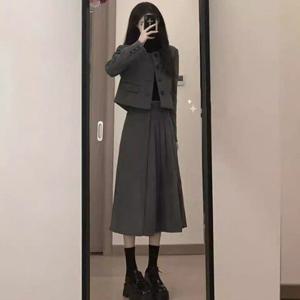 포멀한 연말모임룩 헤시벨투피스