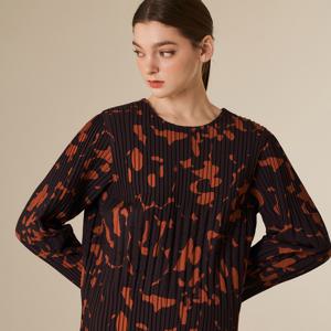 [최초가 213000원] 플라워 프린트 지퍼 누빔 플리츠 블라우스_YG11WNPBL03