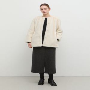 [쉬즈미스] 페이크 퍼 라운드넥 자켓 SWFJKP42010