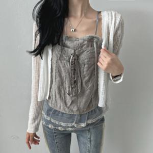 [브리치]  / Y2K 웜그레이 레이스 아일렛 뷔스티에 블라우스 나시