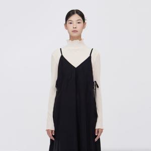 [씨씨콜렉트] 플리츠 하이넥 티셔츠 C254PSM701