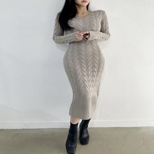 [브리치]  / 겨울 브이넥 꽈배기 골지 니트 슬림 롱원피스 4