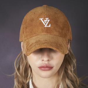 3D 모노그램 로고 코듀로이 오버핏 볼캡 브라운