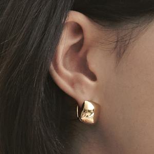 H에디션 (Y) 캐스터네츠 스퀘어 귀걸이 HL6E42600YBXXX