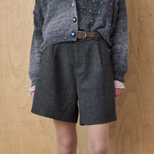 클래식 핀턱 테일러드 모직 하프 팬츠