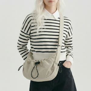 여성 유럽여행 크로스백 해외 크루아상백 반달 나일론 가방 SN766165