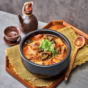 맛집 푸짐한 소고기국밥 4팩 얼큰하고 시원한 700g 대용량 국밥 2세트 구매시 돌돌이당면 2인 증정