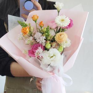 플로리스트가 직접 만드는 생화꽃다발 소 꽃다발 데일리꽃 생화배송 꽃선물  졸업식 기념일 생화꽃다발