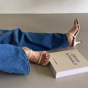 [짝꿍닷컴] 여성 여름 시원한 사각코 샌들힐 RJ-e0274