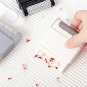 무전동 무전력 2in1 양방향 보풀제거기 휴대용 의류정리솔 먼지