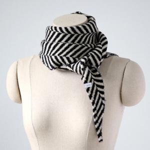 아트박스/더로라 삼각 니트 스카프- 러블리호피 스카프 S8330